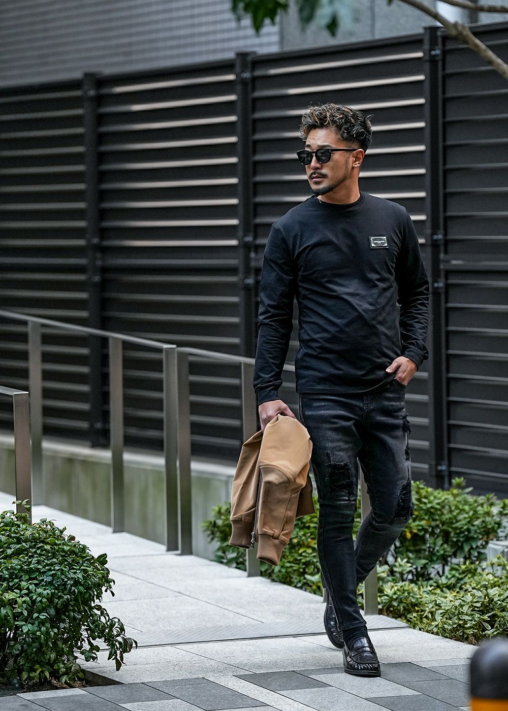 バーティカルダメージブラックデニムロングパンツ | adamsJUGGLER