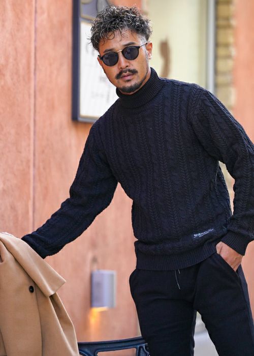 RTEG23ケーブルタートルニット クルーネック／ニット／メンズ