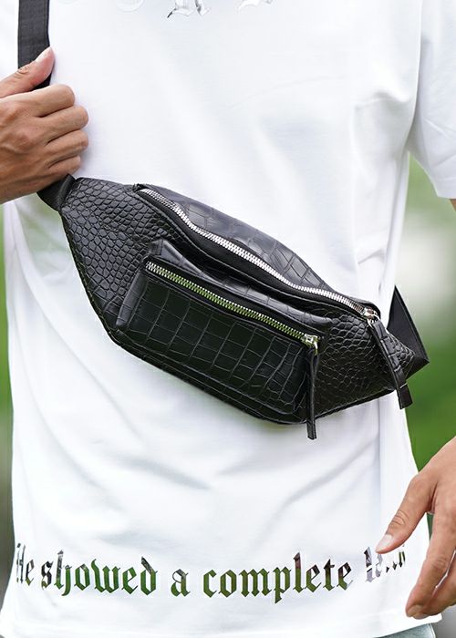 L4Tエンボスショルダーバッグ ジップバッグ ショルダーバッグ ヒップ