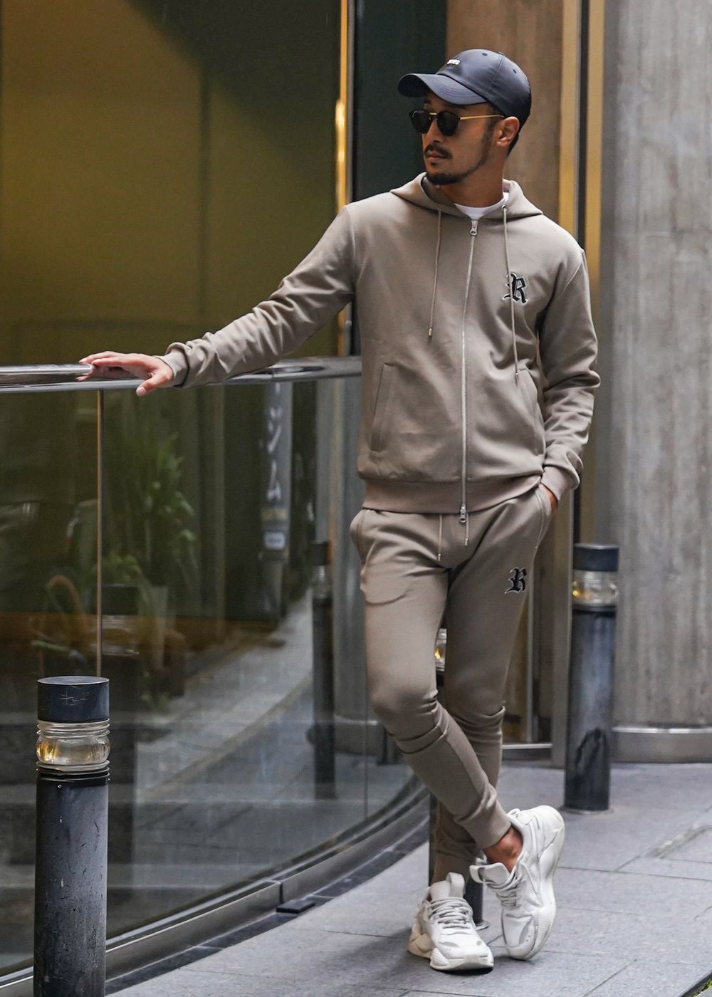 R/OE ジップスウェットパンツ | adamsJUGGLER（アダムスジャグラー