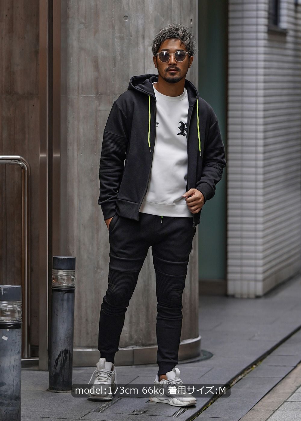 COACH グラフィックパターン 黒 パーカー Amazon.co.jp: コーチ ジップパーカー : ファッション