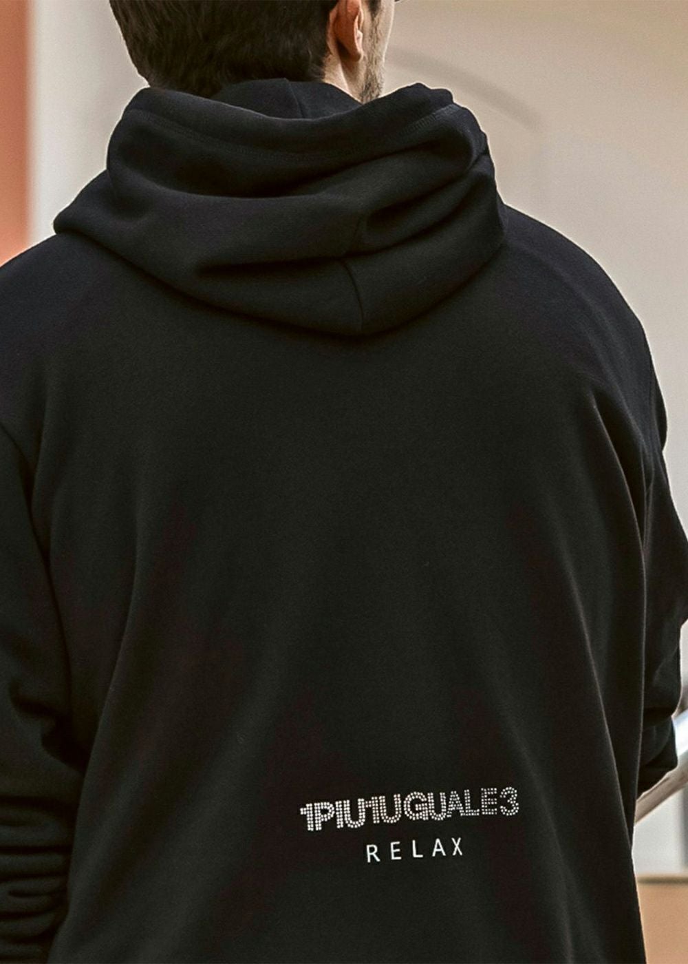 Disney(ディズニー）】 MICKEY GRADIENT RHINESTONE HOODIE