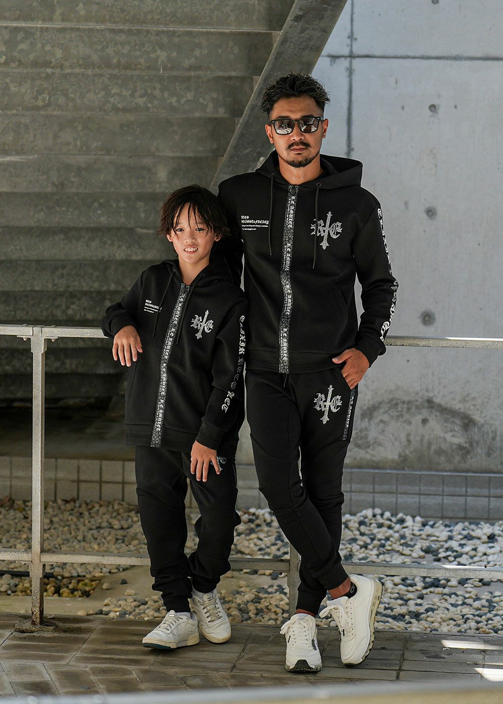 アダムスジャグラー ブラック パーカーとパンツセット アダムスジャグラーパーカーのみ 即完売品｜Yahoo!フリマ（旧PayPay