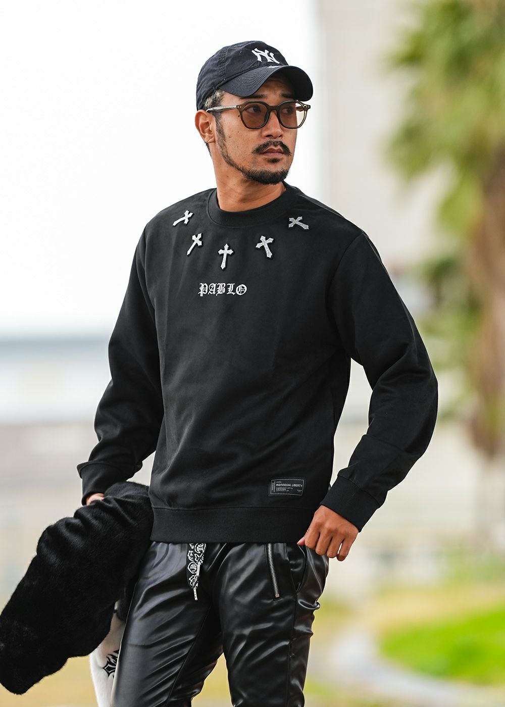 rolu 6 ペイント  dripping プルオーバー Roku Studio Eyes Tear Dripping Hoodie Men's Size Medium Black