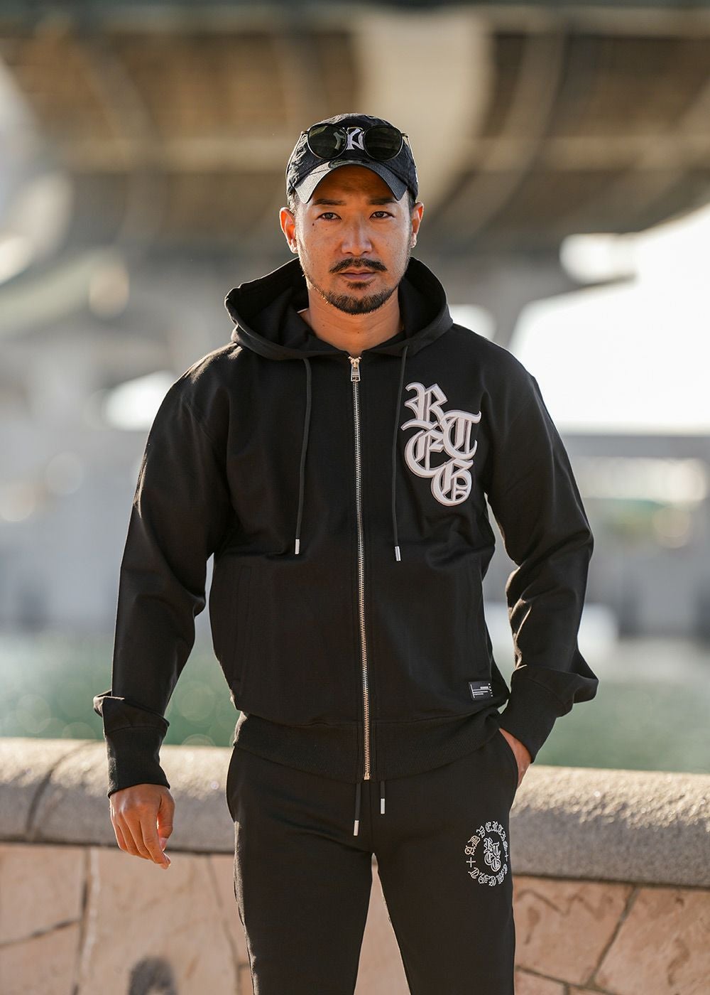 アダムスジャグラー RTEGサークルR.Sフーディー BLACK 廃盤品 RTEGサークルR.Sフーディー | adamsJUGGLER（アダムスジャグラー）公式